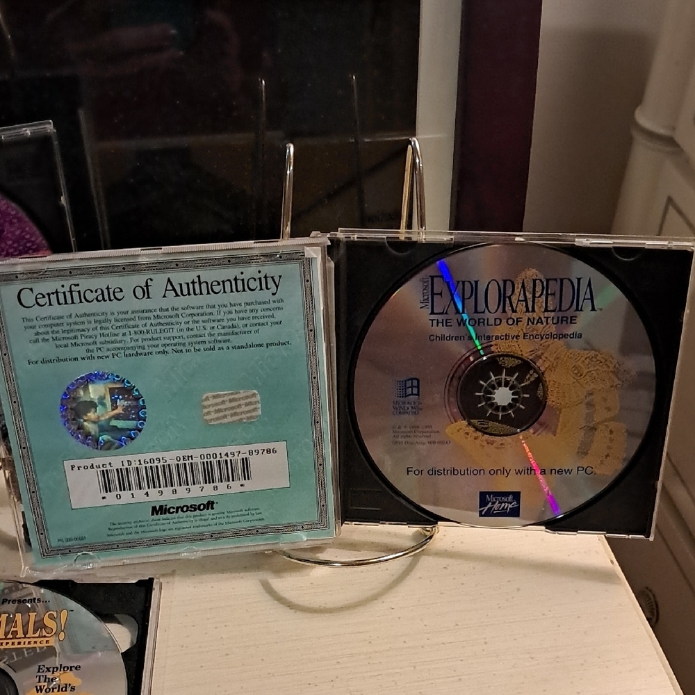 Microsoft ExploraPedia Interactive Encyclopedia - Multicolor - Picture 6 of 11